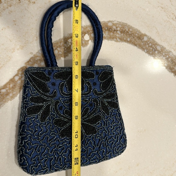 No Name beaded purse in navy blue! Satin handles 💕💕💕 - Picture 5 of 7